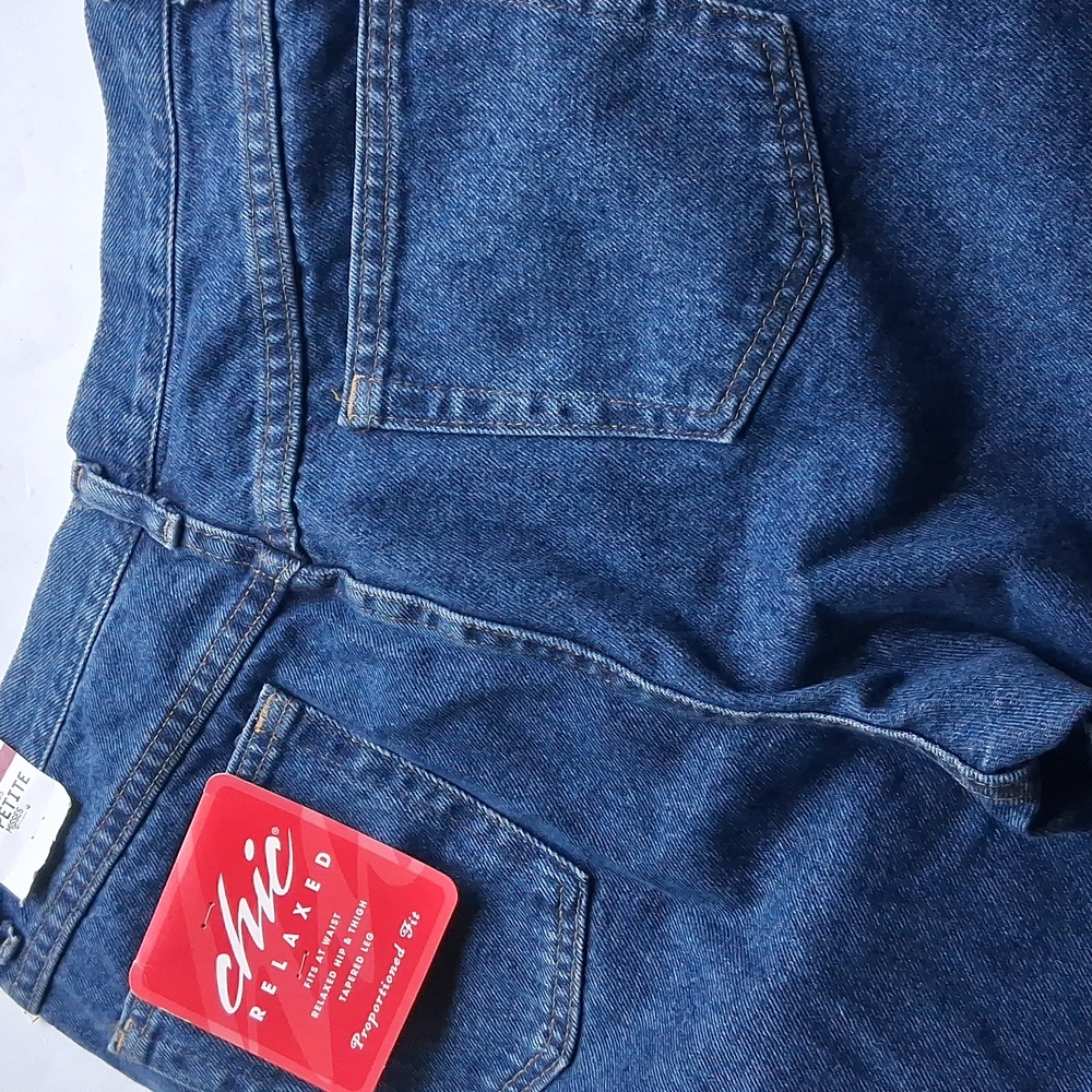 Vintage Chic Relaxed Fit Jeans Petite Nwt - Picture 2 of 7